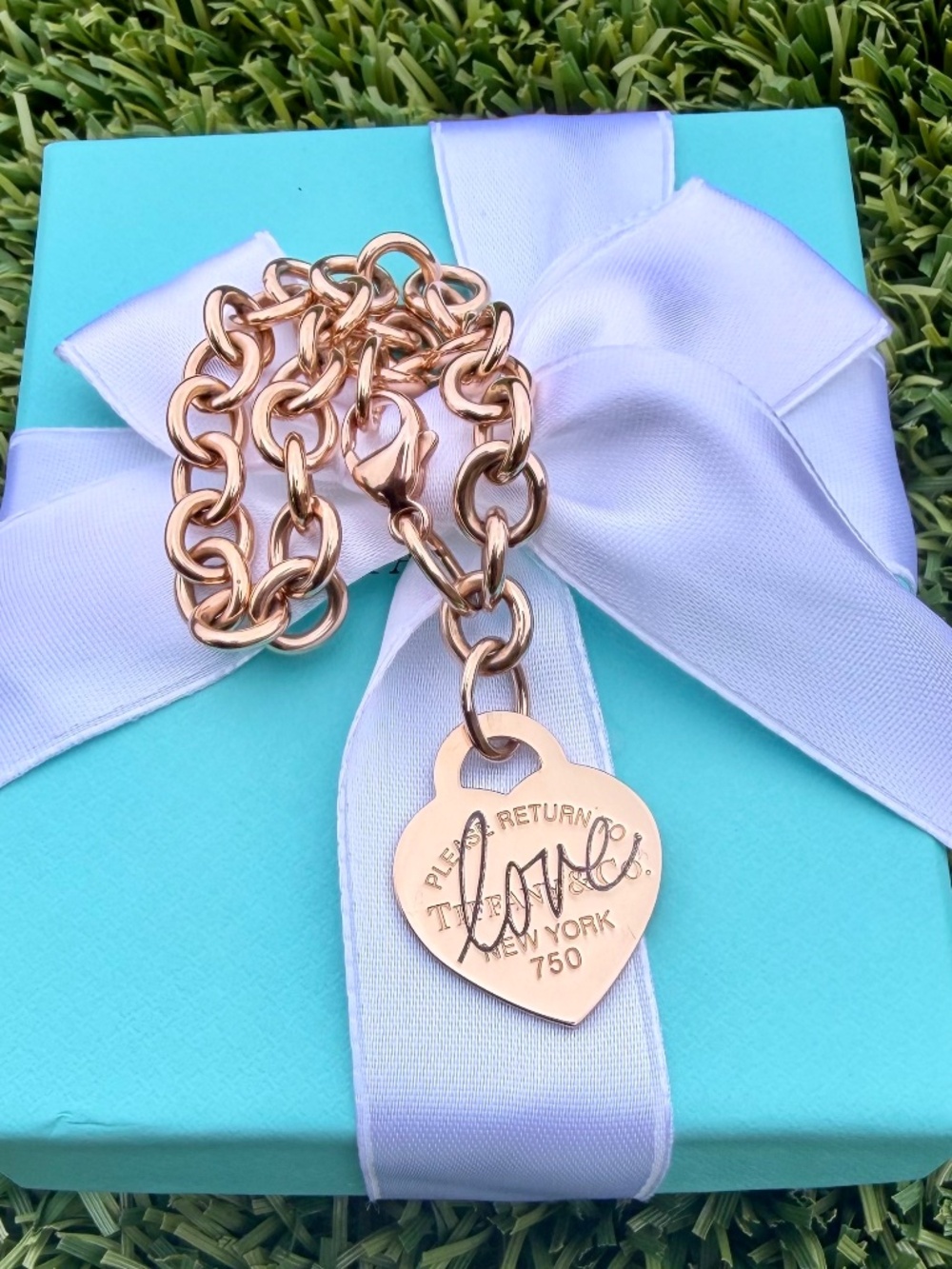 Tiffany & Co LIMITED EDITION 18k Love Heart Tag Bracelet, 7.5 inch